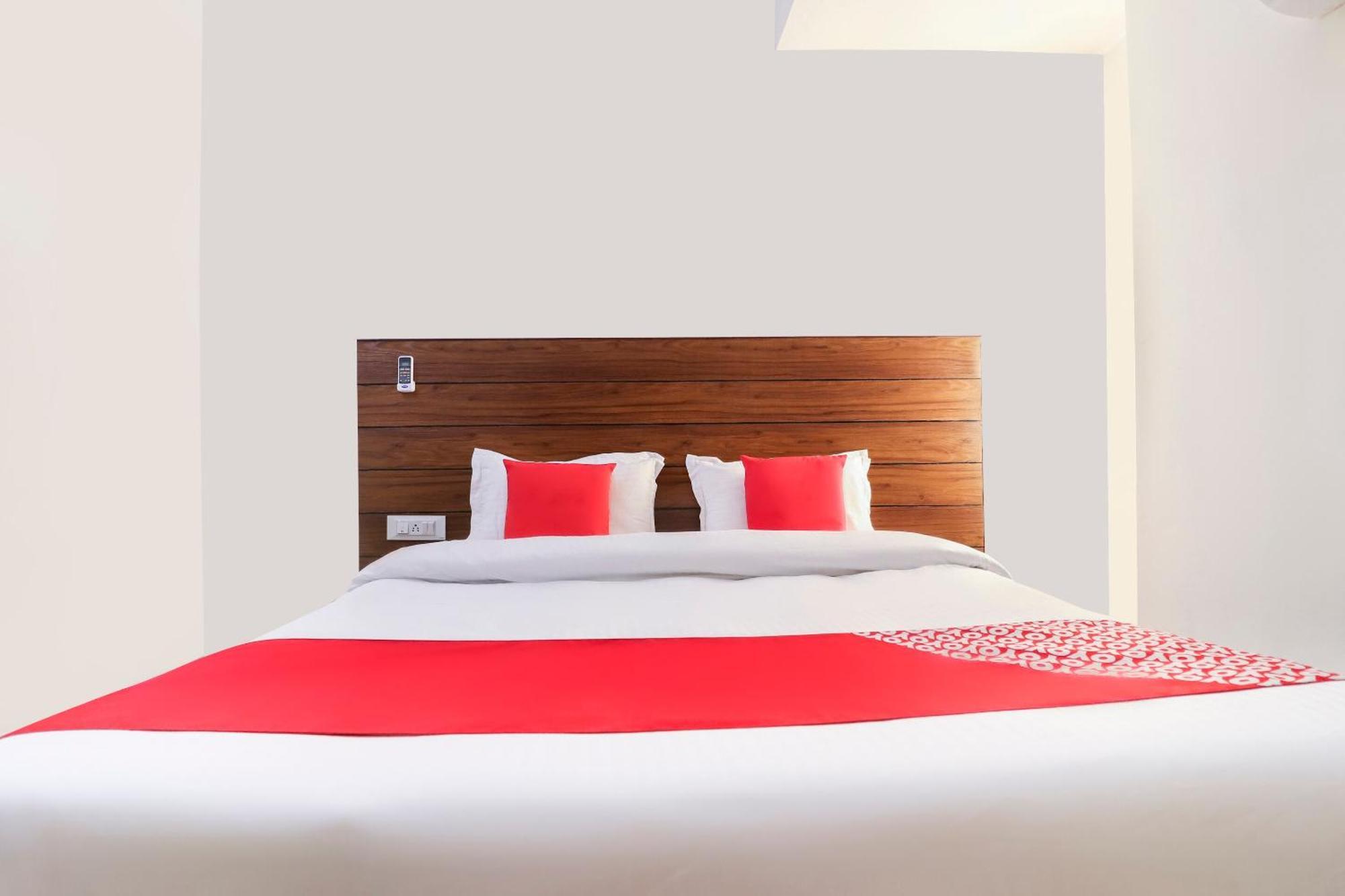 Hotel O Red Ark Landran Экстерьер фото