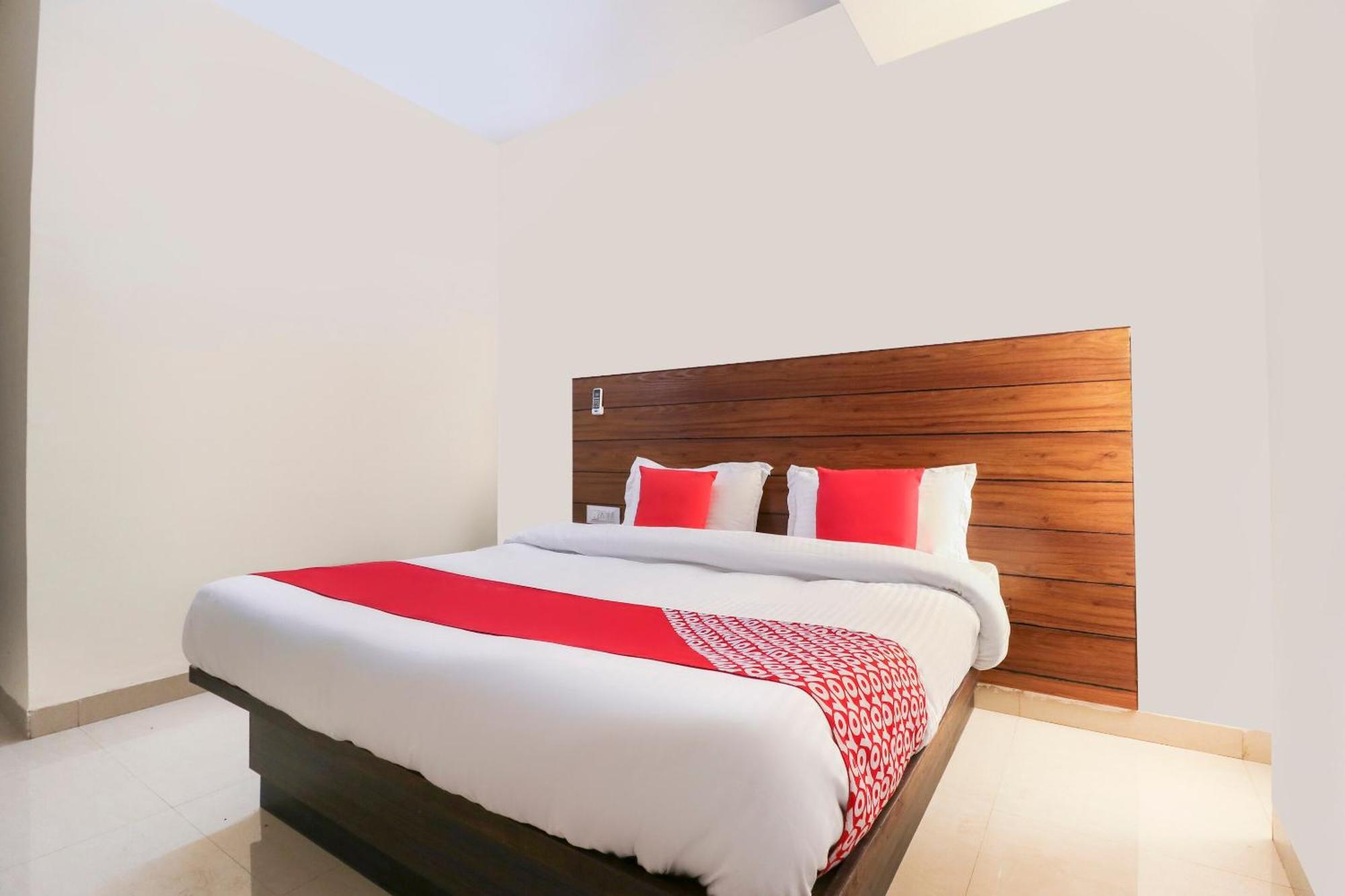 Hotel O Red Ark Landran Экстерьер фото